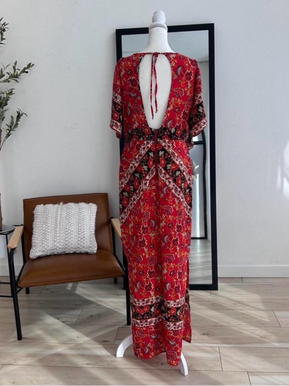 Xhilaration Red Floral V-Neck Maxi Dress with Contrast Border - Picture 5 of 8